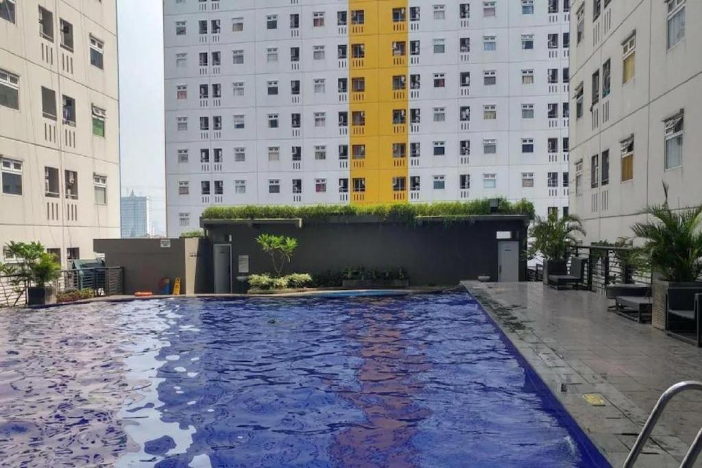 Apartment Green Pramuka Tower Chrysant Jakarta Exterior photo